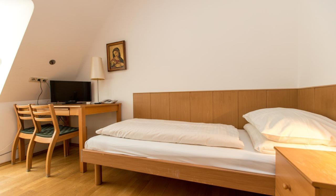 Gaestehaus Deutscher Orden Wien Экстерьер фото